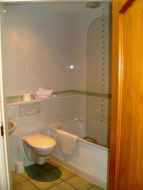 Manor Hotel room 1