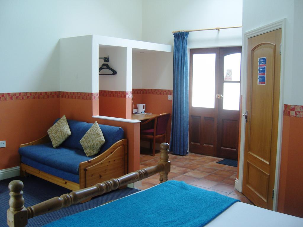 Manor Hotel room 5